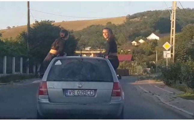 Inconștiență maximă: două fete din Vaslui au ieșit pe geam în timp ce mergeau cu mașina Inconștiență maximă: două fete din Vaslui au ieșit pe geam în timp ce mergeau cu mașina