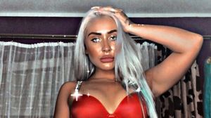 Emy, sexy pentru Iancu