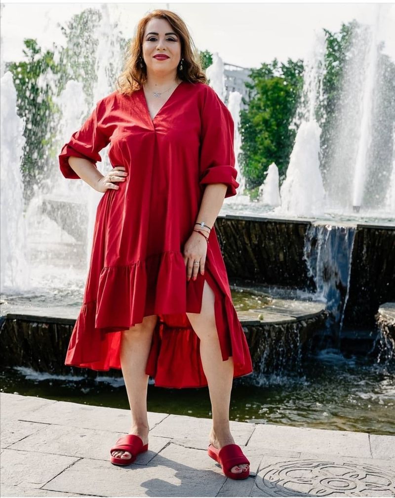 Oana Roman închide gura cârcotașilor. Vedeta le-a arătat tuturor ce măsură a ajuns să poarte la pantaloni, după ce a slăbit spectaculos