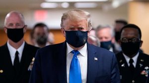 Donald Trump apare purtând mască în public pentru prima dată de la începutul pandemiei: „Există un loc şi un moment pentru asta”