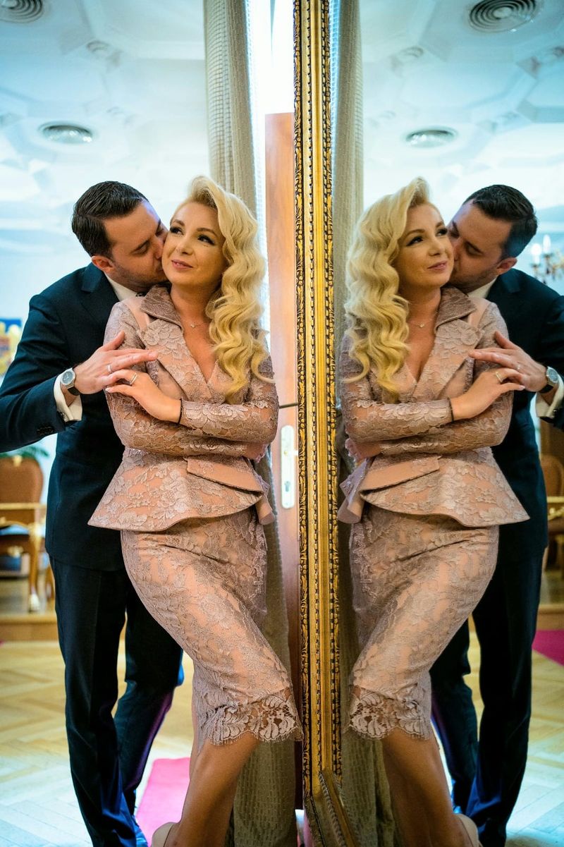 O cunoscută prezentatoare TV s-a căsătorit &icirc;n secret