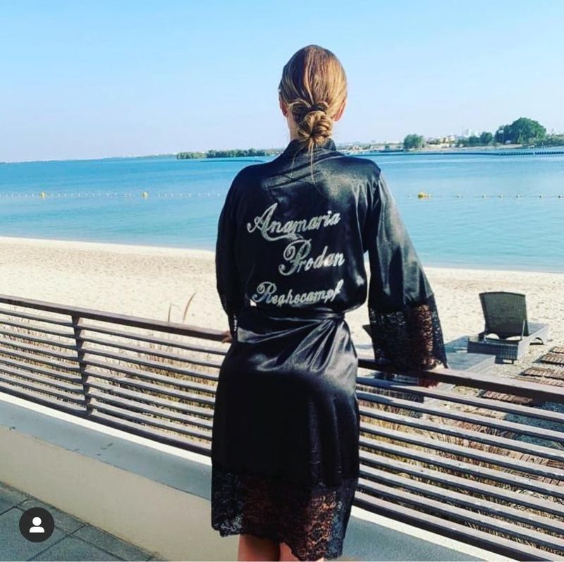 Anamaria Prodan are scaun de machiaj cu numele ei