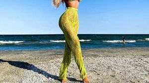Loredana Chivu, ipostaze incendiare în costum de baie! Vedeta și-a arătat noile silicoane!
