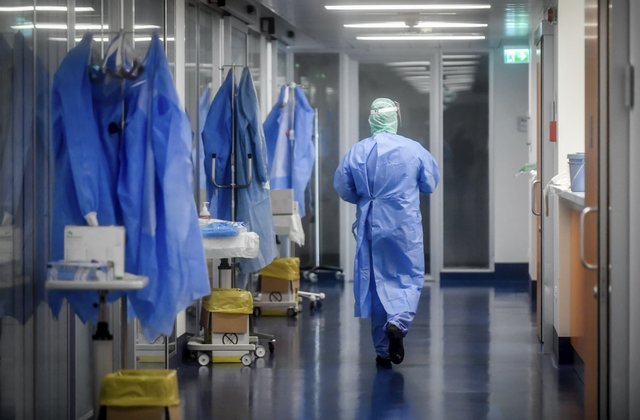 Guvernul României a detonat bomba: 1600 de cazuri pe zi de SARS-COv-2