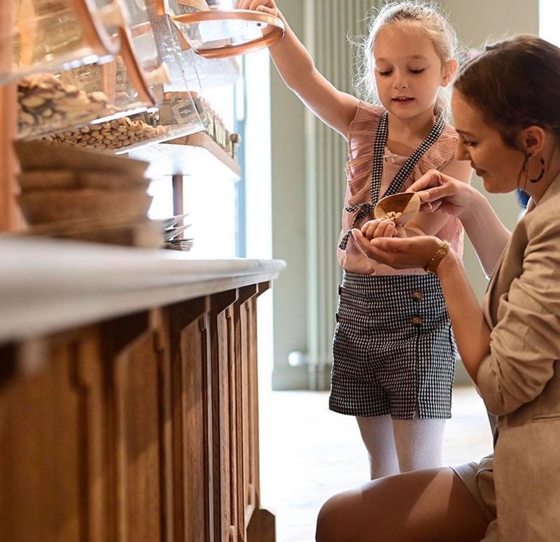 Hurrem din serialul turcesc &rdquo;Suleyman Magnificul&rdquo; și-a deschis propria afacere &icirc;n Germania. Părăsită de soț c&acirc;nd era &icirc;nsărcinată, actrița &icirc;și crește singură fetița