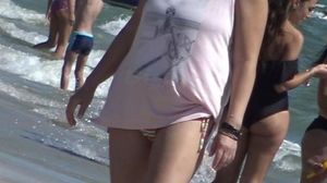 Cum arată Gabriela Cristea în costum de baie. Fosta prezentatoare TV a fost surprinsă cu familia la mare