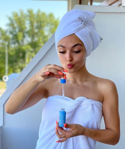 Alexia Eram, pusă la zid de urmăritori! Ce face fiica Andreei Esca în timp ce părinții ei sunt la spital