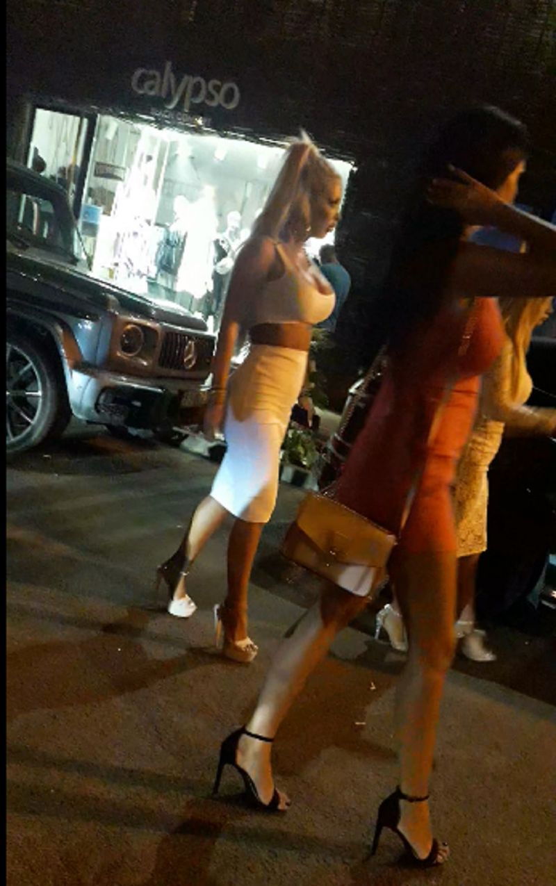 Loredana Chivu, în ipostaze greu de imaginat, la mare! Abia se ținea pe picioare. Ce a pățit blondina?