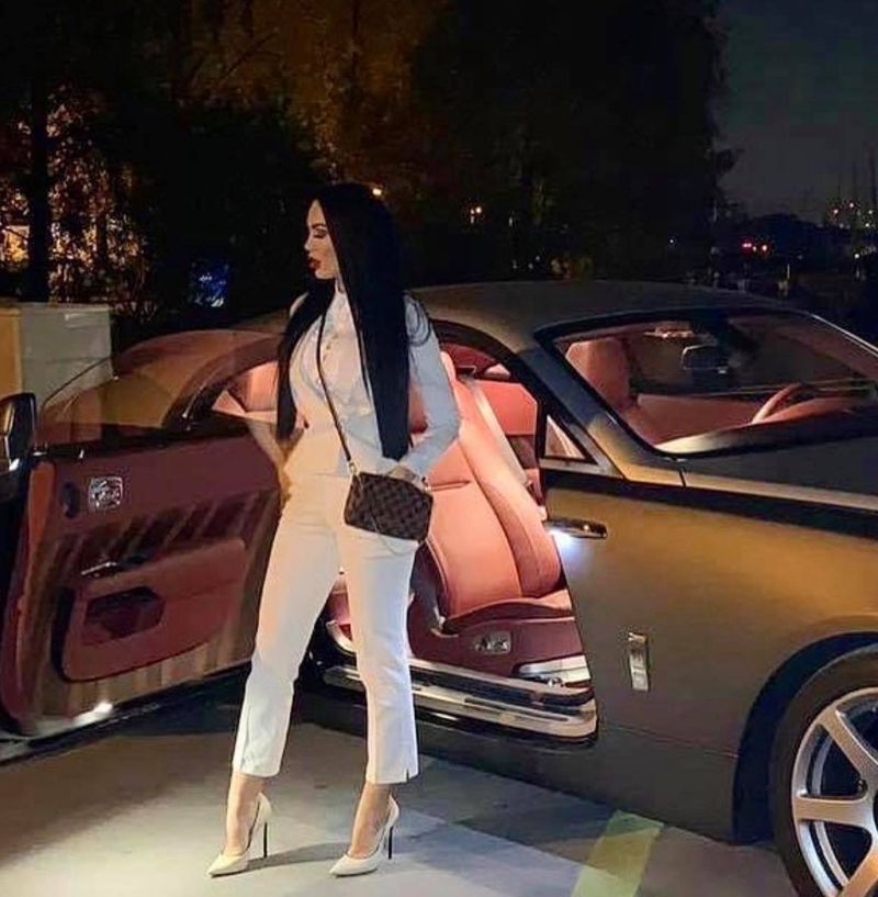 VIDEO: Bianca Pop nu iartă! În ce scandal se află mai nou, vedeta cu 1.000 de euro cash! Acum sun la poliție
