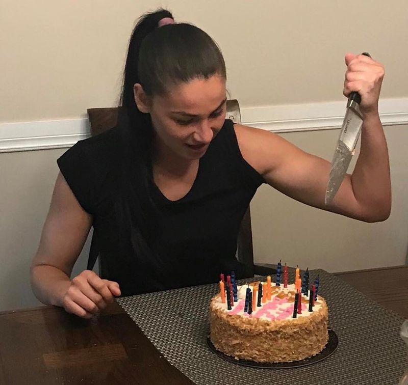 Diana Belbiță s-a întors acasă după înfrângerea din UFC. Cum a fost așteptată ”Prințesa războinică” de mama ei!