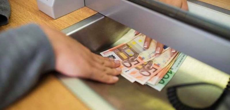 Situație de-a râsul-plânsul la o bancă românească! Declarația halucinantă a unui client după ce a vrut să-și retragă banii din cont: ”Probabil că îmi voi face damblaua și mă voi...”