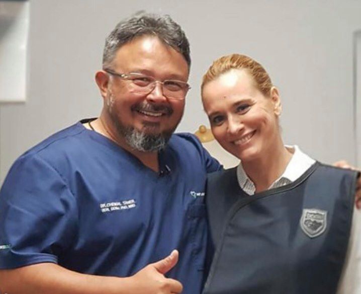 Un stomatolog celebru a murit din cauza coronavirusului! Legături neașteptate cu Andreea Esca și familia acesteia: ”Cu durere în suflet...”