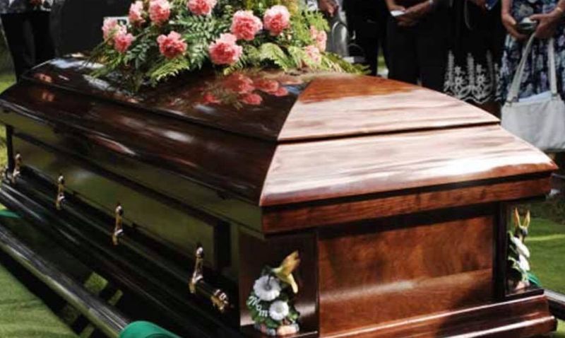 O familie a trăit un adevărat șoc! La patru luni după ce fusese &icirc;nmorm&acirc;ntat, bărbatul și-a făcut apariția &icirc;ntr-un cimitir!