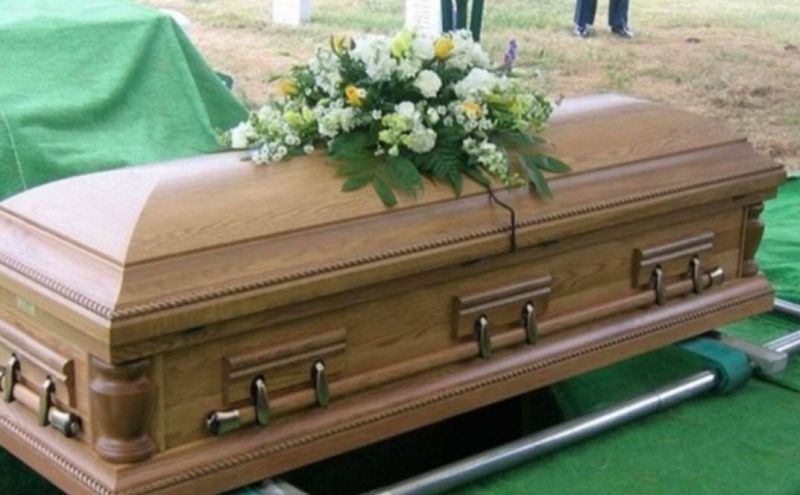 O familie a trăit un adevărat șoc! La patru luni după ce fusese &icirc;nmorm&acirc;ntat, bărbatul și-a făcut apariția &icirc;ntr-un cimitir!