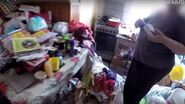 VIDEO Imagini înfiorătoare din casa copilului mâncat de viermi. E un focar de infecție. Bunica băiatului: „Nu s-a ridicat din pat trei săptămâni. Acolo își făcea nevoile”