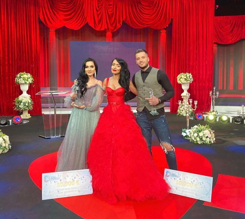 Andreea Mantea, moment emoționant &icirc;n marea finală a sezonului doi Puterea Dragostei! Prezentatoarea și-a luat rămas bun de la emisiune: &rdquo;Am ales să vin acasă...&rdquo;