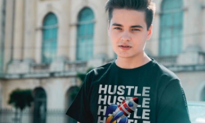 Selly, proiect nou după ce a terminat cu examenul de Bacalaureat! La ce a lucrat tânărul vlogger în ultima perioadă