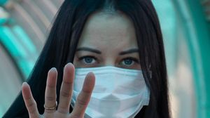 Gest impresionant: o fetiță de 12 ani a insistat să fie internată în spital cu COVID-19, pentru a-și proteja mama grav bolnavă