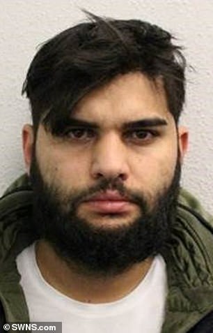 Proxeneți au obligat o femeie &icirc;nsărcinată să aibă relații intime