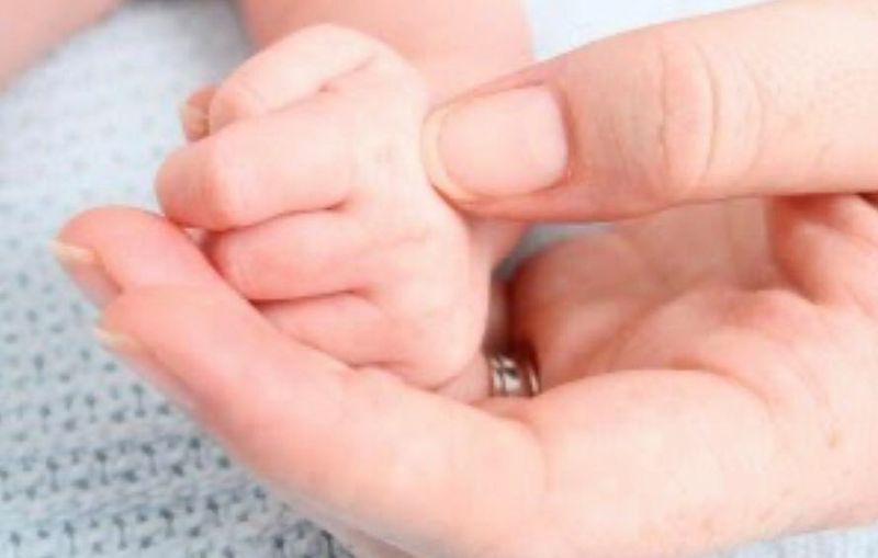 Eveniment tragic pe un drum din Olt. Un bebeluș de nouă luni și-a pierdut viața &icirc;ntr-un accident provocat chiar de tatăl său