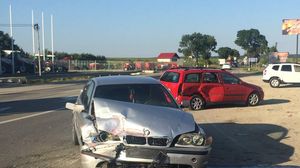 Eveniment tragic pe un drum din Olt. Un bebeluș de nouă luni și-a pierdut viața într-un accident provocat chiar de tatăl său