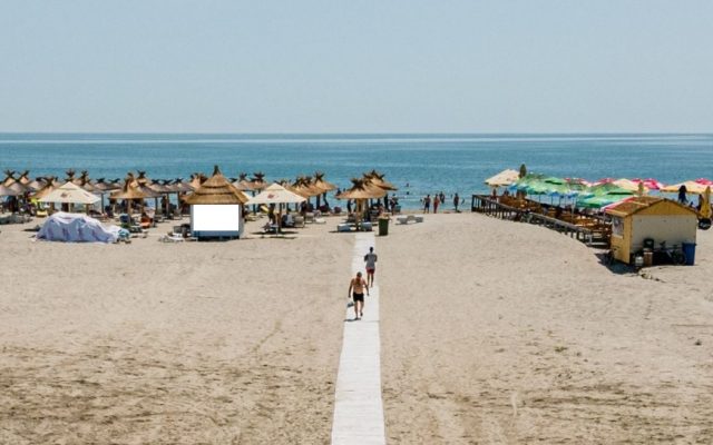 Breaking news! Masca devine obligatorie pe litoralul românesc. Ce restricții se mai impun de la 1 august?