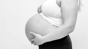 Gravidă din Arad, depistată pozitiv cu Coronavirus, a murit în drum spre spital! 