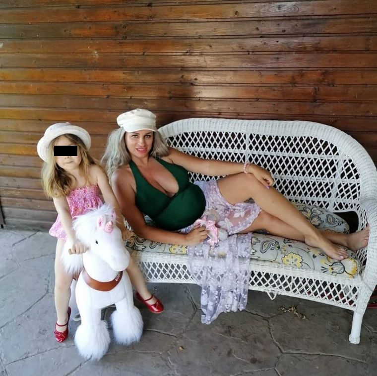 Detalii uluitoare! S&acirc;nziana Buruiană, declarații despre cea de-a doua sarcină! &bdquo;Am aflat pe la patru luni și că eram &icirc;nsărcinată&rdquo;