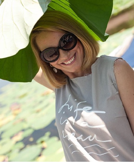 Andreea Esca, în vacanță, după ce s-a vindecat de Covid-19! Unde se relaxează prezentatoare de televiziune Andreea Esca, în vacanță, după ce s-a vindecat de Covid-19! Unde se relaxează prezentatoare de televiziune