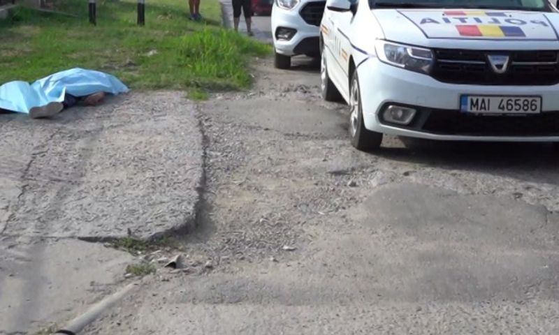 Un bărbat a murit brusc, în fața colegilor, pe drumul spre muncă