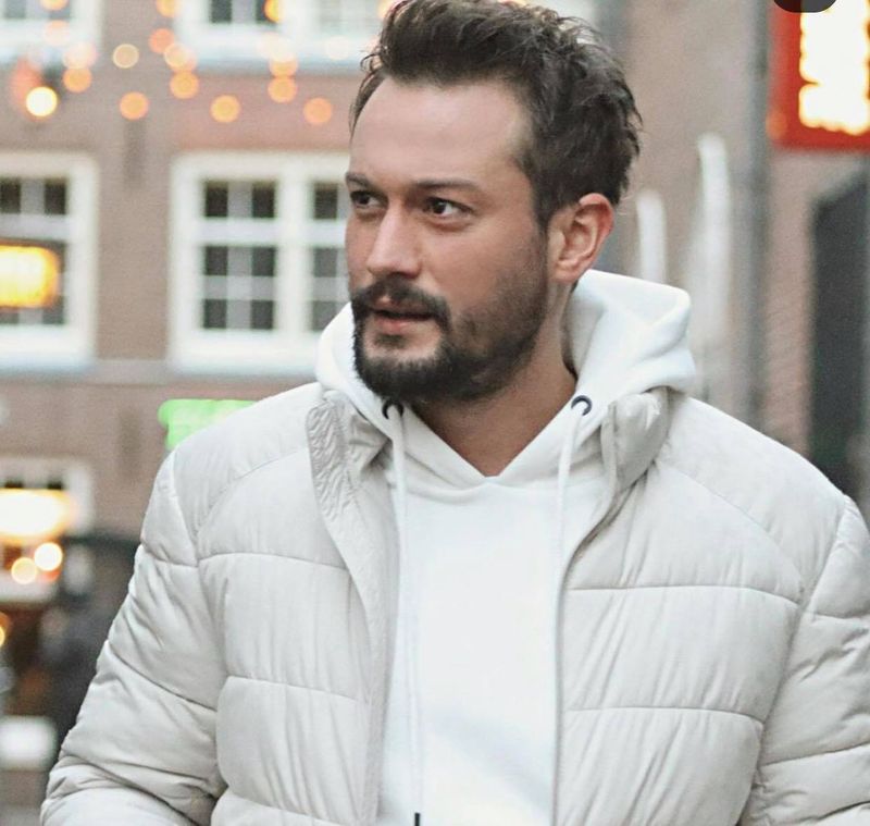 Pilot din &rdquo;Dragoste si Secrete&rdquo;, de la modelling la actorie! Cum a ajuns actorul să se &icirc;ndrăgostească pe platourile de filmare