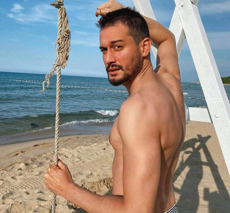 Pilot din &rdquo;Dragoste si Secrete&rdquo;, de la modelling la actorie! Cum a ajuns actorul să se &icirc;ndrăgostească pe platourile de filmare