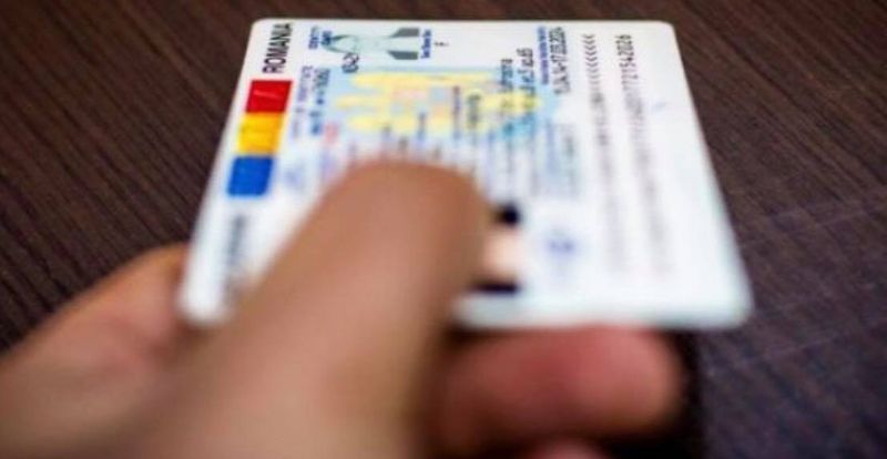 Lege promulgată de președintele Iohannis! Copiii sub 14 ani vor avea buletin, iar rom&acirc;nii alte cărți de identitate noi