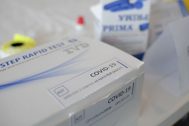 Un t&acirc;năr diagnosticat cu COVID-19 s-a tratat acasă singur. Rețeta i-a prescris-o un medic specialist