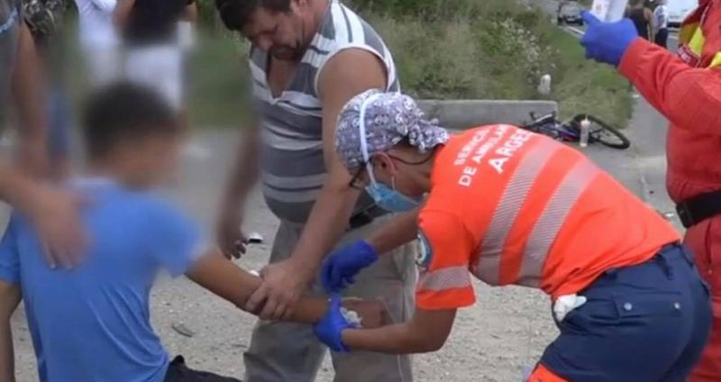 Tragedie &icirc;n Argeș! Trei copii spulberați de un șofer care a adormit la volan. Adolescenții, &icirc;n comă la spital!