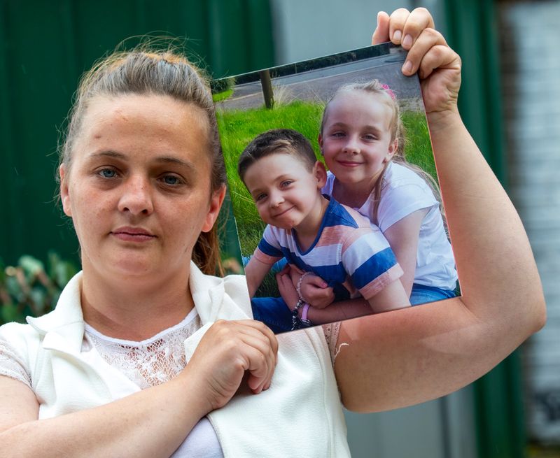 Agonia mamei după ce fiul, &icirc;n v&acirc;rstă de 8 ani, s-a prăbușit și a murit din cauza unei boli misterioase la c&acirc;teva minute după ce i-a spus &bdquo;te iubesc&rdquo;