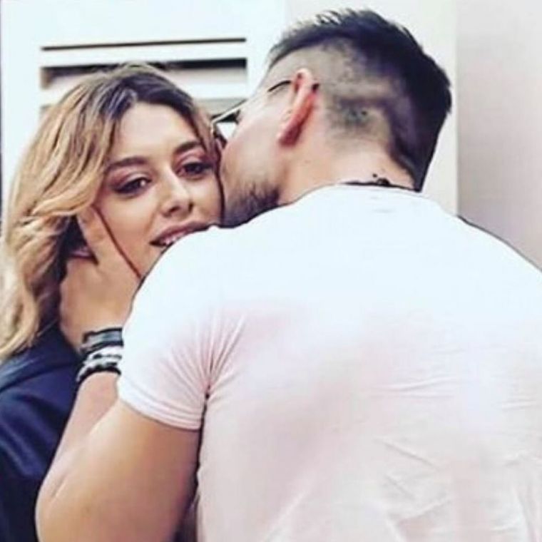 Ana Maria Lintaru, surprinsă în compania unui bărbat misterios! Cum s-au fotografiat cei doi la malul mării!