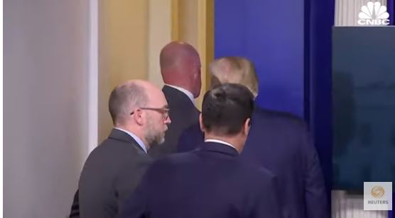 Atac armat lângă Casa Albă! Donald Trump a părăsit conferința de presă
