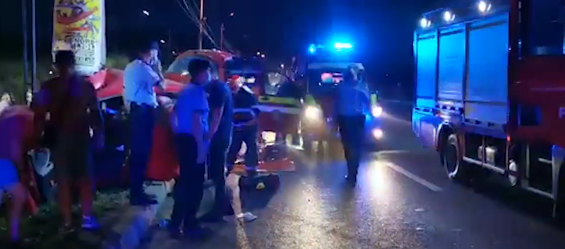 Tragedie pe litoral! Cristian a murit pe loc, după ce iubita lui s-a înfipt cu mașina într-un stâlp! Tânăra este în comă