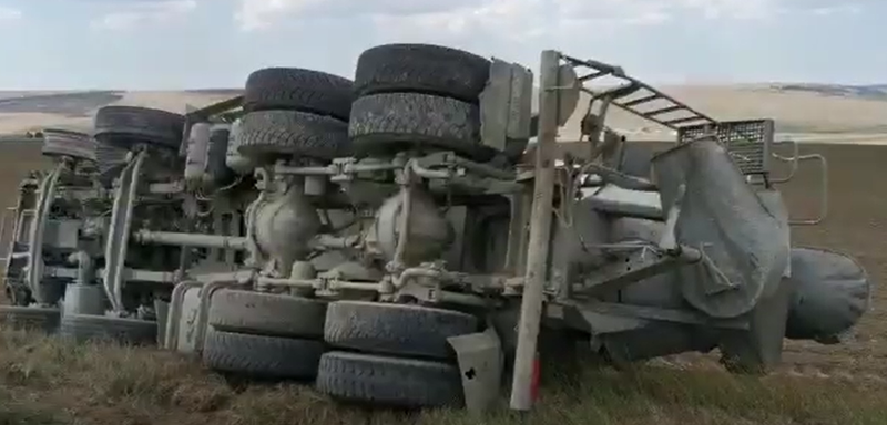 Impact mortal în urma unui accident rutier! Viața unui bărbat i-a fost luată într-o secundă. Mașina ăpe care o conducea, făcută praf de o betonieră