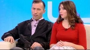 IMAGINI ȘOCANTE! Vulpița, în pat cu un bărbat misterios! Ce o să spună Viorel când o să vadă imaginile?