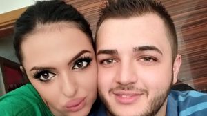 Alin si Mihaela preiau shaormeria lui Leo de la Strehaia Alin si Mihaela preiau shaormeria lui Leo de la Strehaia