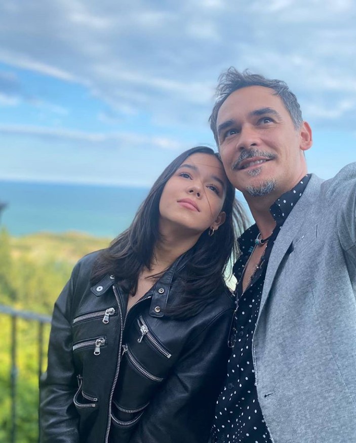 Răzvan Simion are o fiică superbă care tocmai a &icirc;mplinit 16 ani! Iată ce mesaj emoționant i-a lăsat tatăl