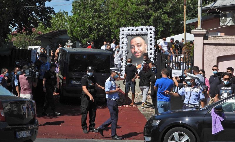 Politisti la inmormantarea lui Emi Pian