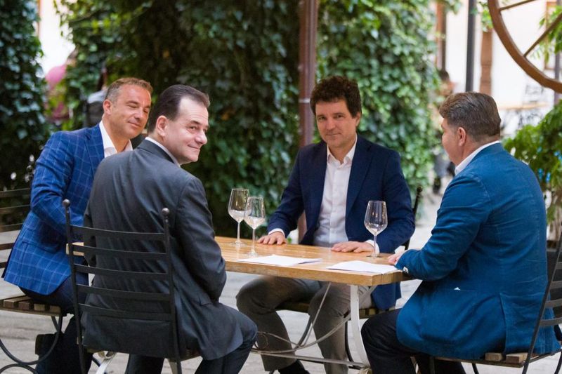 Ludovic Orban la terasa