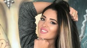 Mona dansatoare cluburi