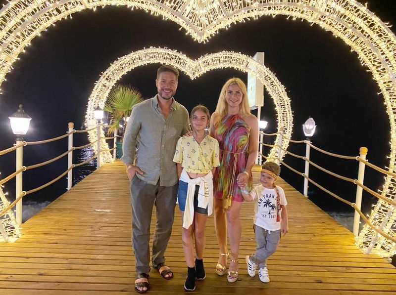 Jorge, alături de soția Ramona și copiii sotia a lesinat jorge