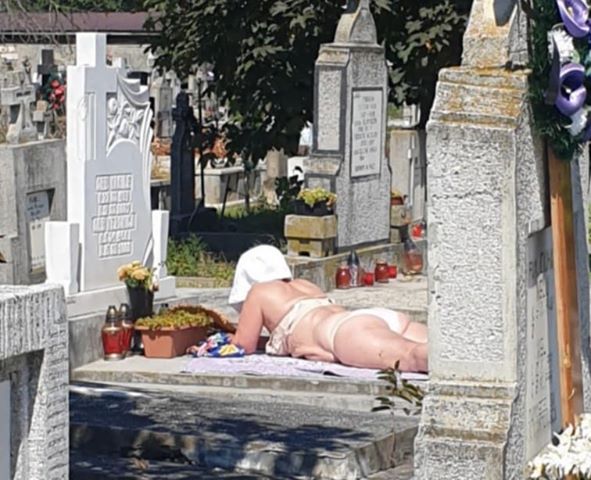 plaja in cimitir