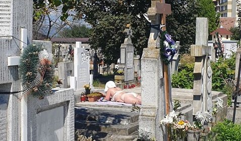 plaja in cimitir