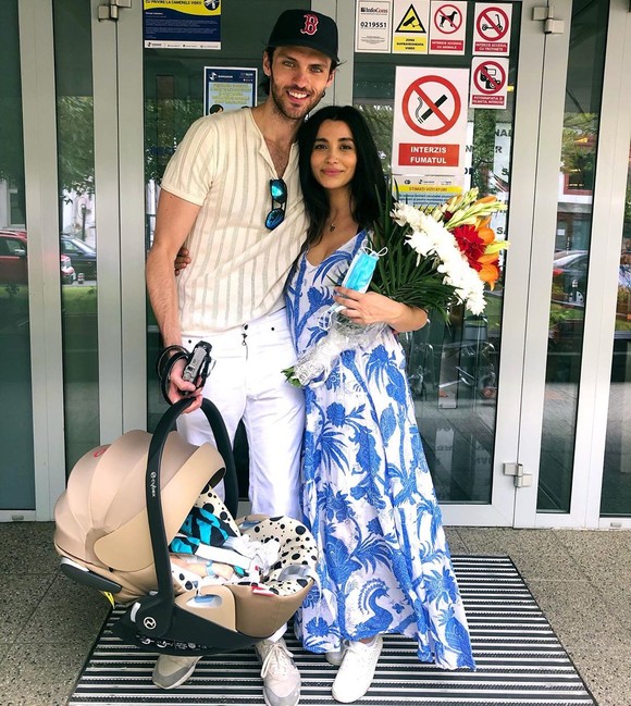 Lili Sandu a născut